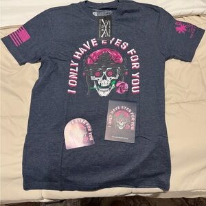 Men’s grunt style Graphic Tee - grayish/ Blue and Pink